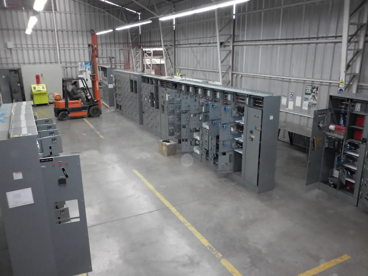Centro de control de motores fabricado en planta